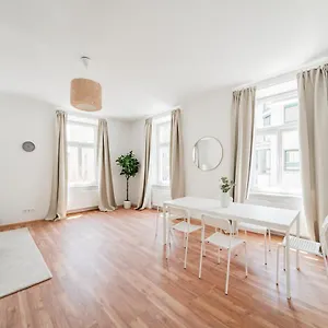 Central Appartment Appartamento