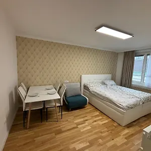Exclusive Serviced Flat On Taborstrasse Apartamento